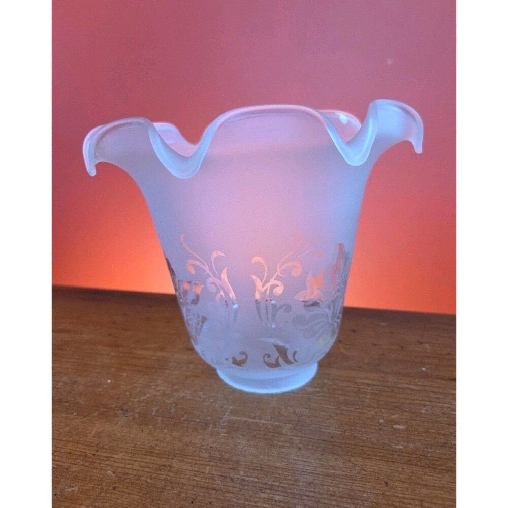 Nos Vtg VIANNE France Frosted Floral Glass Lamp Shades Ruffled Edge 5.5"X 5"X 2"
